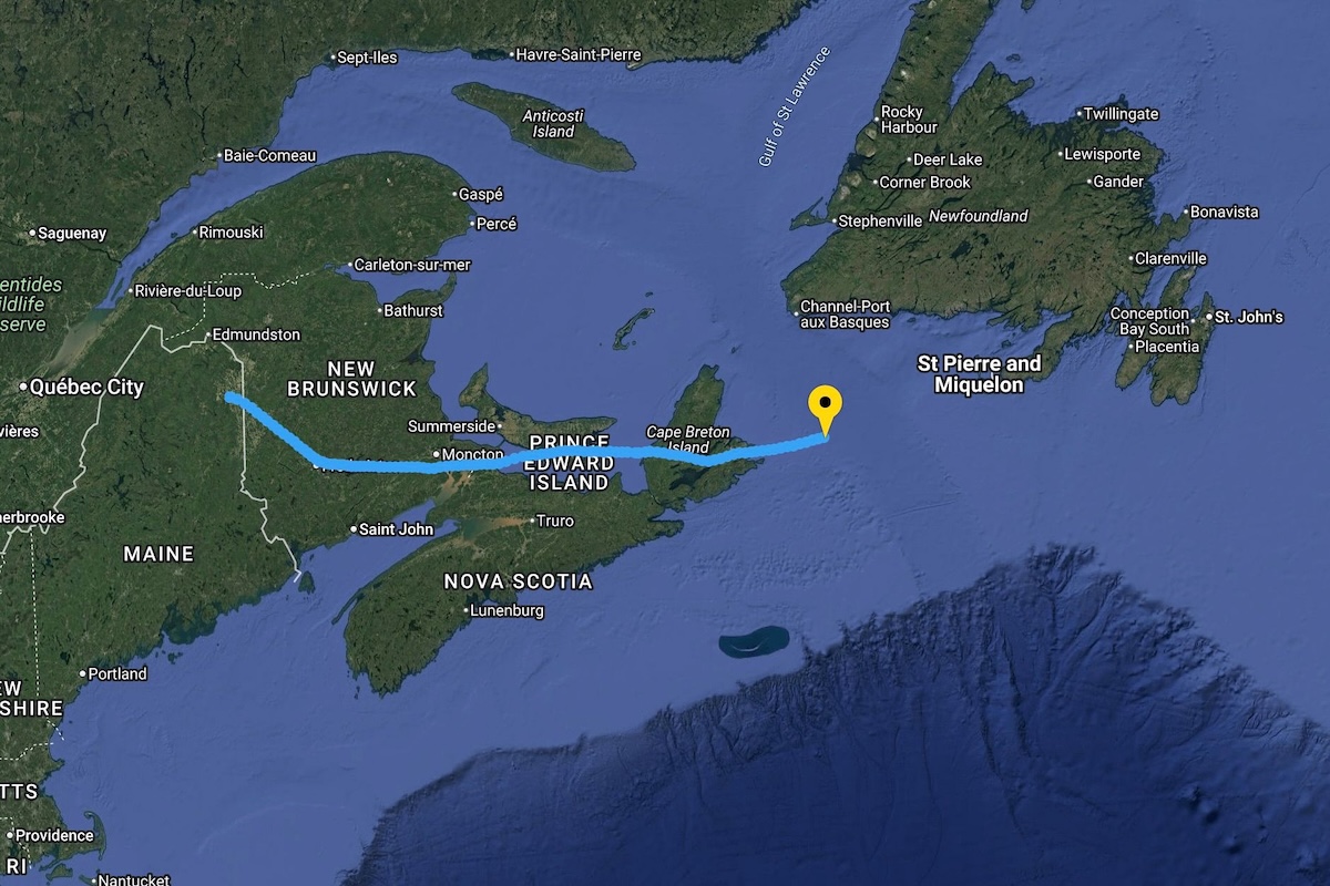 A screenshot showing live tracking of a hydrogen balloon flight across the Atlantic. It starts at Presque Isle and ends just short of Newfoundland, Canada.
